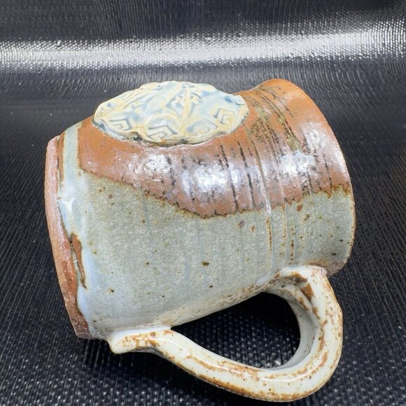 Hand Made Stoneware Pottery Coffee Mug Cup With 3D Crawfish Artist Signed VTG - Picture 10 of 13